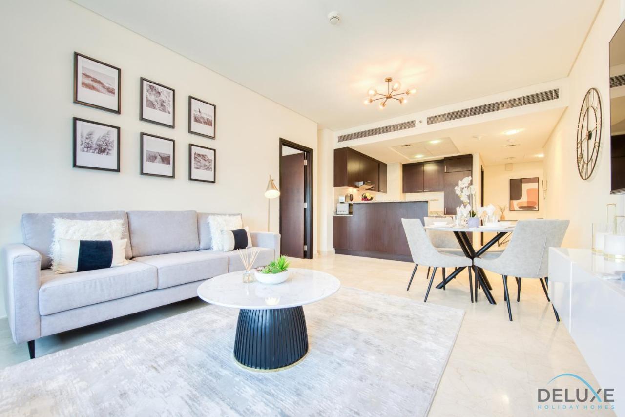Apartment Elegant With Balcony & Prime Location By Deluxe Homes *