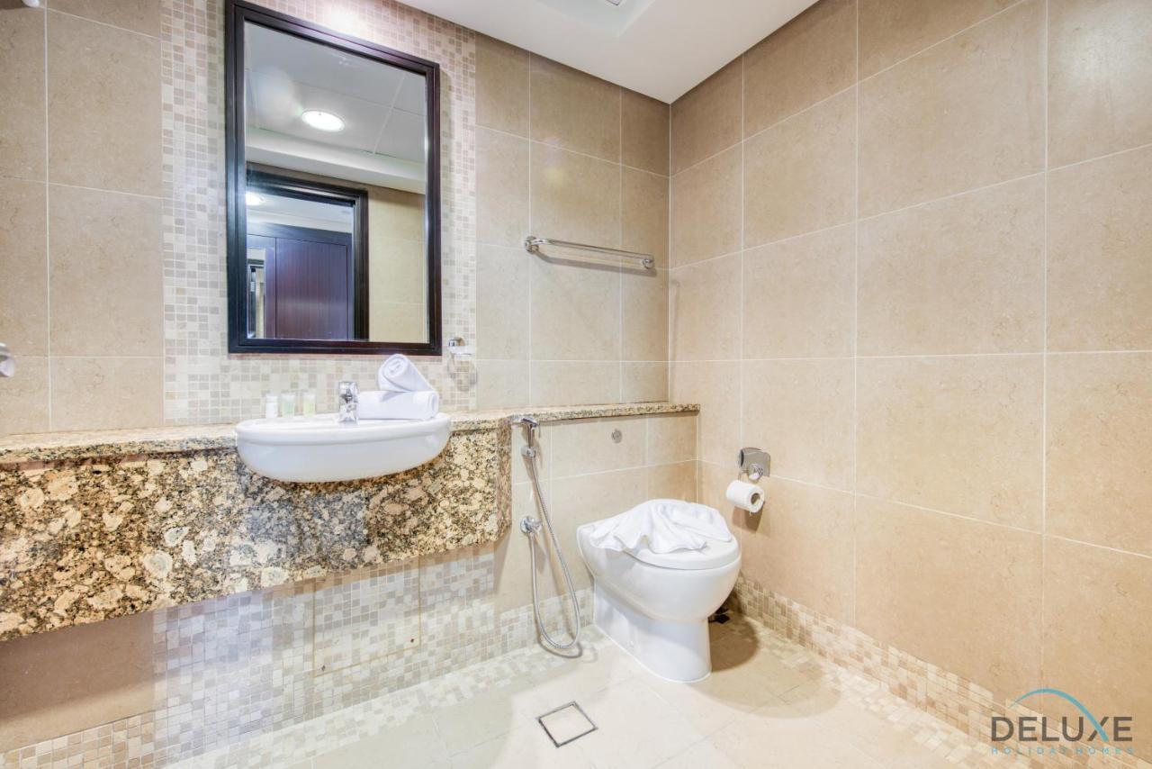 Apartment Elegant With Balcony & Prime Location By Deluxe Homes *
