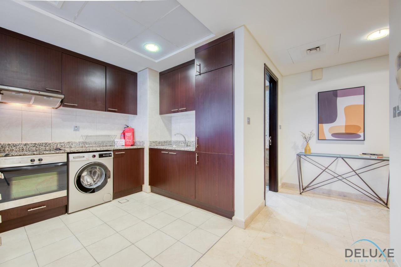 Apartment Elegant With Balcony & Prime Location By Deluxe Homes *
